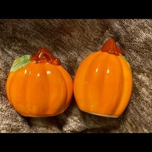 Fall season pumpkin thanksgiving salt shakers